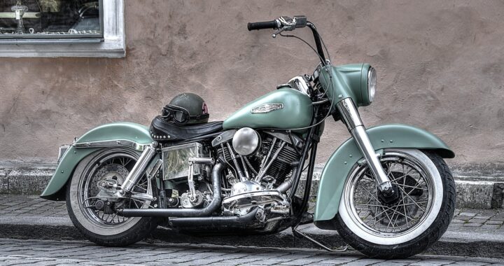 motorbike-861966_1920