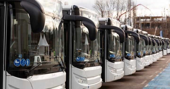 sulej--wek-wprowadza-aplikacj---time4bus-----nowoc-auto-2018